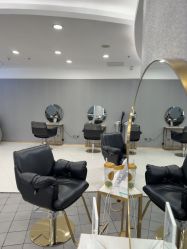 点击看大图 -八佰伴8008星级形象店