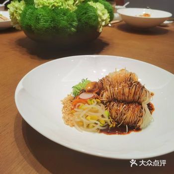 溧水当地朋友推荐的，环境高大上，菜品口味不错