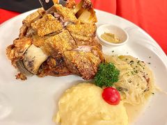 德式烤猪肘配酸菜土豆泥-申德勒加油站西餐厅(太仓店)