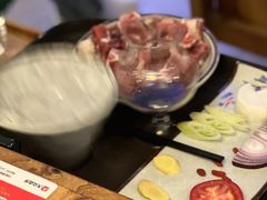 -毛辣果·贵州红酸汤牛肉火锅(西单店)