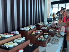 -亚洲国际大酒店·云顶阁旋转自助餐厅