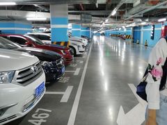 -白玉兰广场停车场