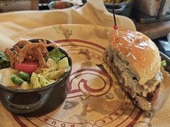 -BOURBON 玻本美式餐厅酒吧(虹桥新天地店)