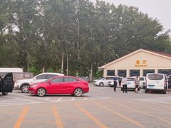 -窦店服务区-停车场