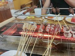 -哈尔滨小酒馆·鲜肉现穿自助烧烤(康新花园店)
