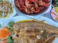 -丹水桥地锅鱼·翘嘴鲌·地方特色全鱼宴(丹江口大坝店)