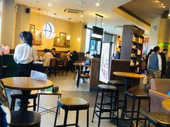 大堂-星巴克(无锡百联奥特莱斯店)