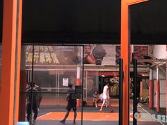 -洛克公园·篮球·足球·羽毛球(莘庄店)