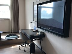 -西安大雁塔科技大学地铁站亚朵酒店