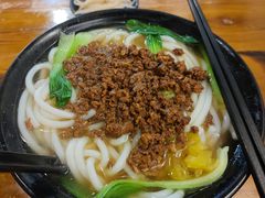 -丽虹云南过桥米线(兴工街店)