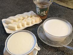 -周大娘牛乳(旧寨古村总店)