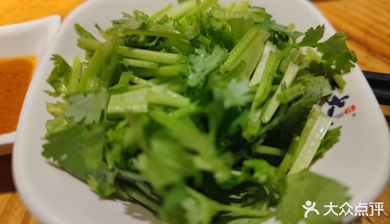 一锅暖心的基围虾砂锅粥，搭配普宁炸豆腐的绝妙