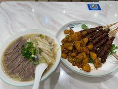 -犇逸·乐山跷脚牛肉·四川现炒(览海店)