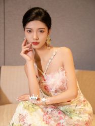 点击看大图 -艾拉·女王婚纱礼服馆