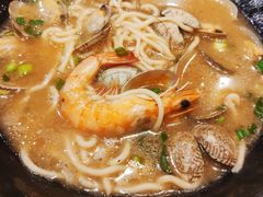 -老东镇啤酒屋海鲜加工·蒸汽海鲜·海鲜烧烤(台东店)