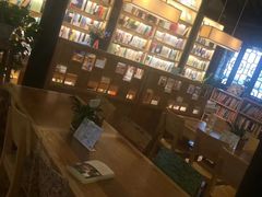 -猫的天空之城概念书店(杭州南宋御街店)