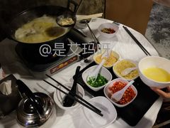 -鲜入围煮花胶鸡海鲜火锅
