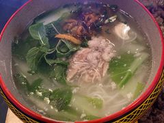 巍山扒肉米线-阿依云
