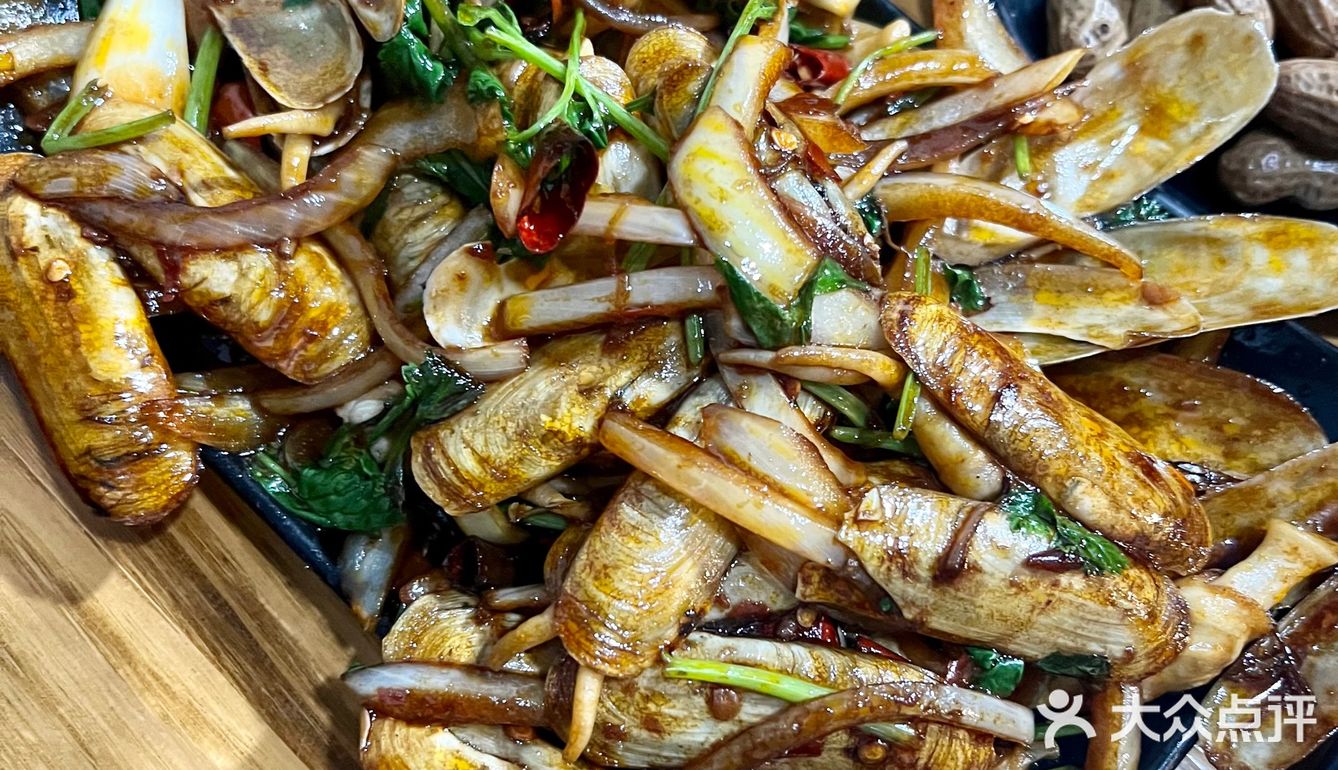 朋友带我觅食的超好吃的东北烧烤！