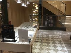 -茂昌眼镜(南京东路店)