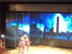 -工人俱乐部剧场杂技表演