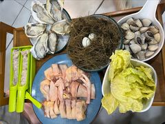 -老何家后安粉·糟粕醋海鲜火锅(三亚湾椰梦长廊店)