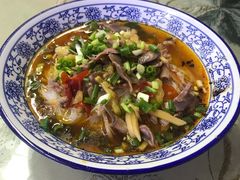 -渝之汇牛肉豌杂面