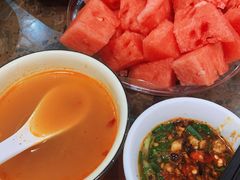 -黄利砖万峰林布依特色酸笋牛肉馆