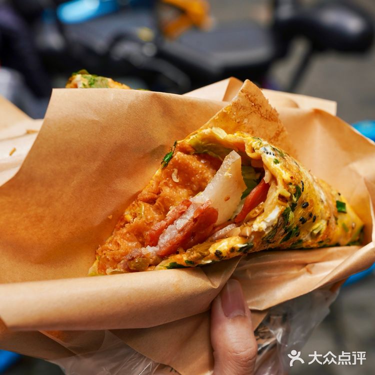 安徽土特产店里的神级蛋饼🌯加刀板香真的好绝