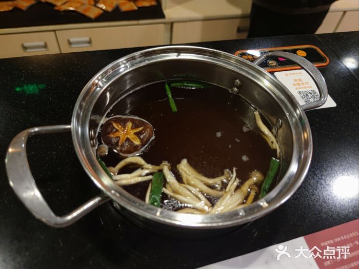 呷哺呷哺(世贸.工三店)菌汤锅底图片