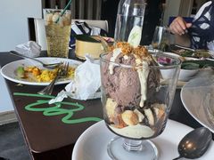 -Chom Cafe and Restaurant