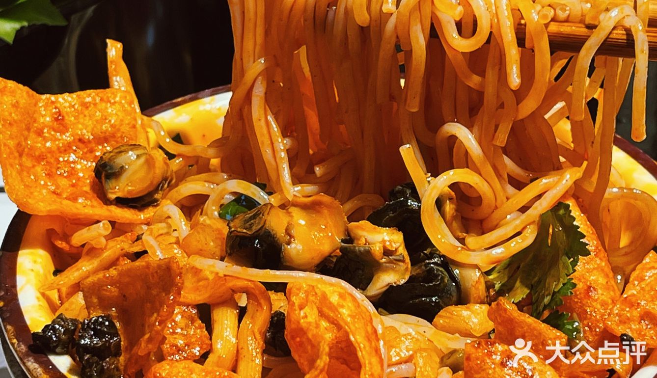 不允许还有任何人没吃过螺蛳粉火锅好嘛！！