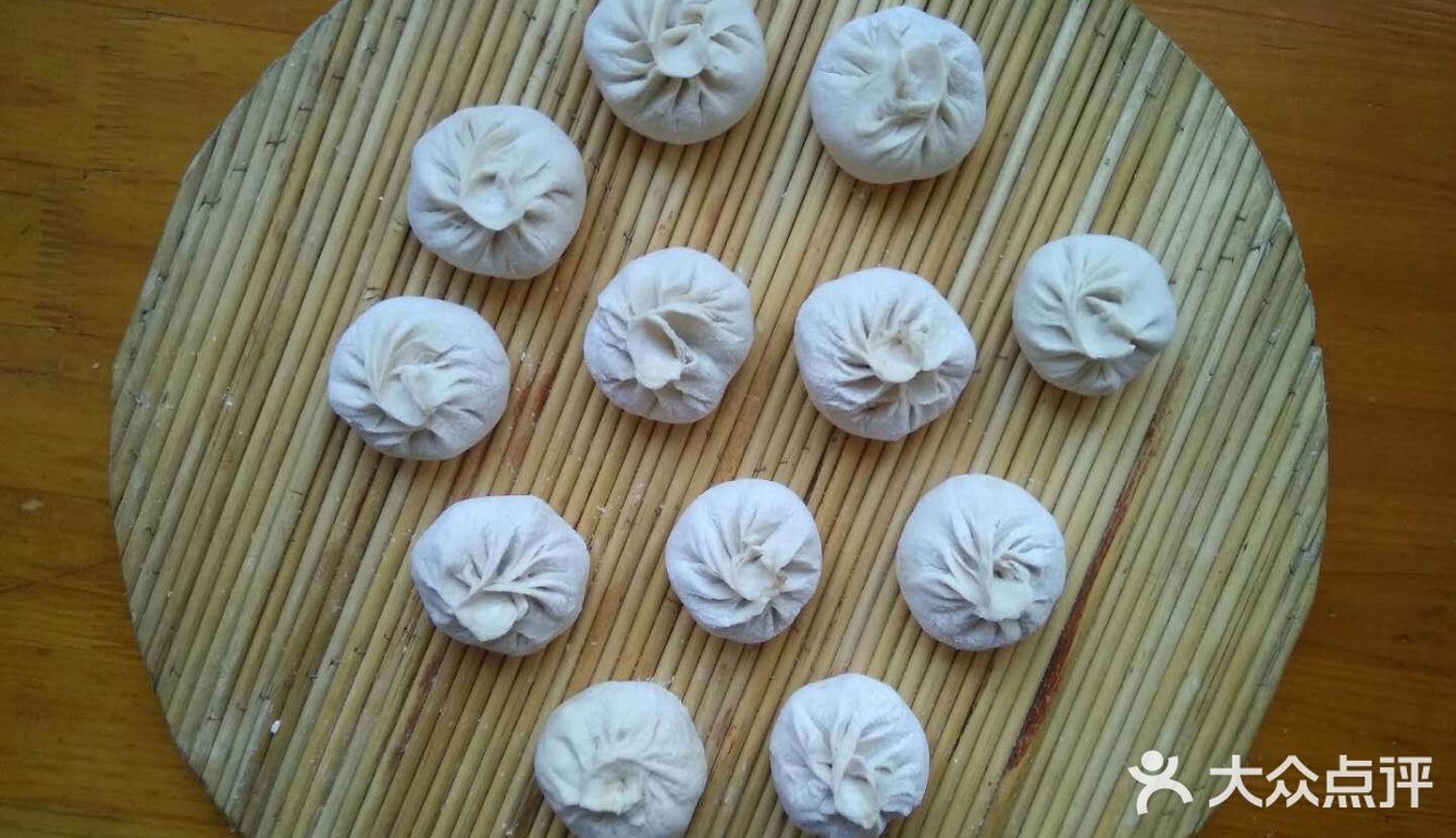 夏天吃点现成的包个三鲜包子吧