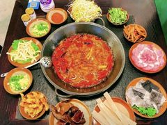 -渝井巷重庆老火锅(沈阳吉祥店)