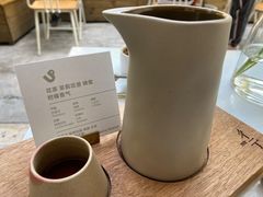 -彳亍咖啡·这里(水湾路店)