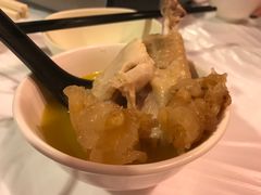 -鲜入围煮花胶鸡海鲜火锅