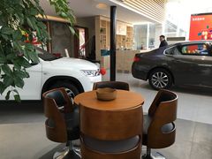 -上海先进东风标致雪铁龙4S店(青浦店)