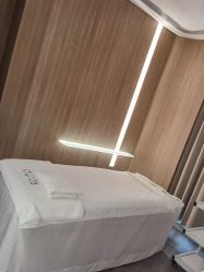 -AURAS璈然科技护肤中心