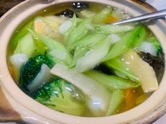 -满江红四季餐厅 · 国家五钻级酒家(新纪元大酒店店)