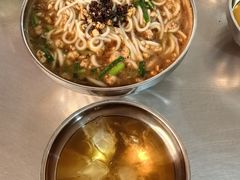 -正宗杨记普洱酸醋米线(总店)