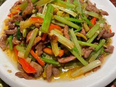香芹红椒牛肉丝-缪氏川菜(深圳北站缤果空间店)