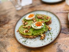 牛油果煮蛋吐司-RAC BAR(安福路店)