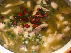 -小鱼儿海鲜港(新村十区店)