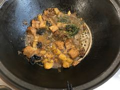 -粘豆包柴火铁锅炖