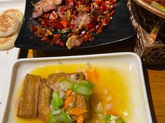 -隔壁老王·家常云南菜(花巷店)