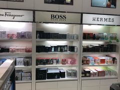 -日上免税店(三径路t3店)