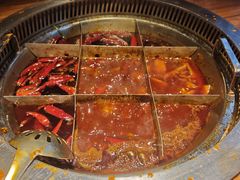 -城墙拐拐火锅(三峡广场黑金冠店)