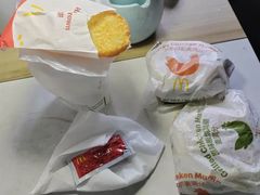 -麦当劳(上海虹桥站30B检票口楼上)