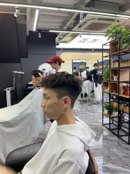-藤野造型•烫染专业店