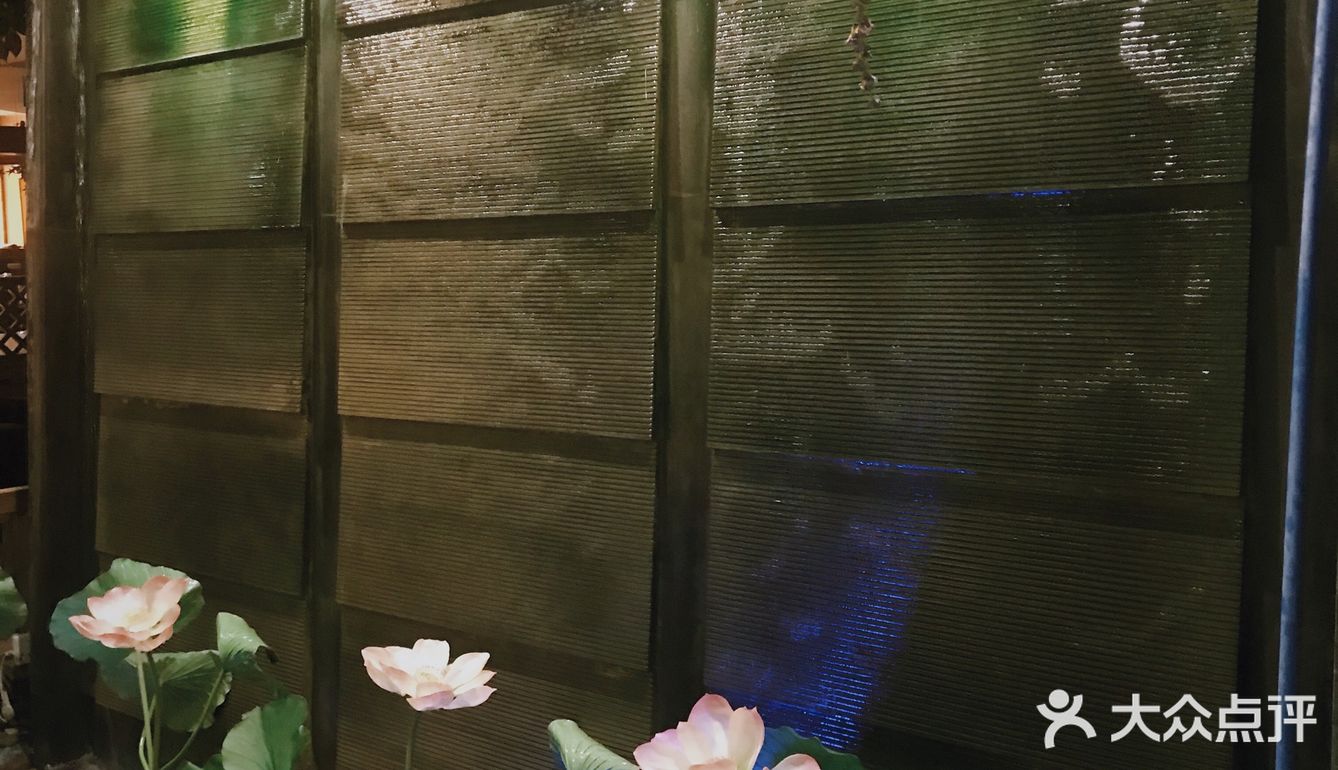 曾经的重庆商务咖啡顶流“两岸咖啡”是否没落了？